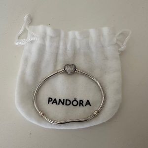Pandora Moments 7" long  Sparkling CZ Heart Clasp Snake Chain Bracelet